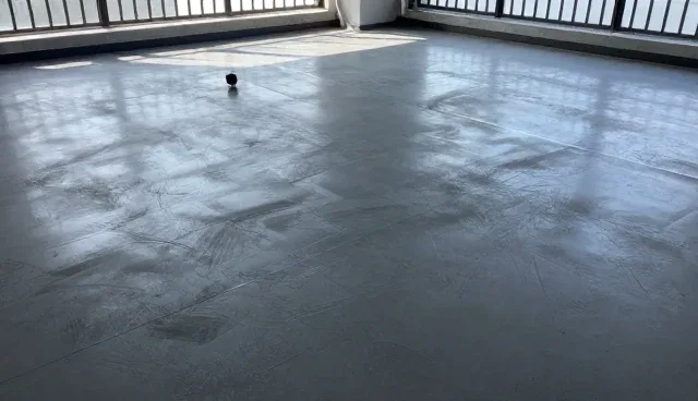 环氧地坪选型:系统集成与传统工艺的对比分析